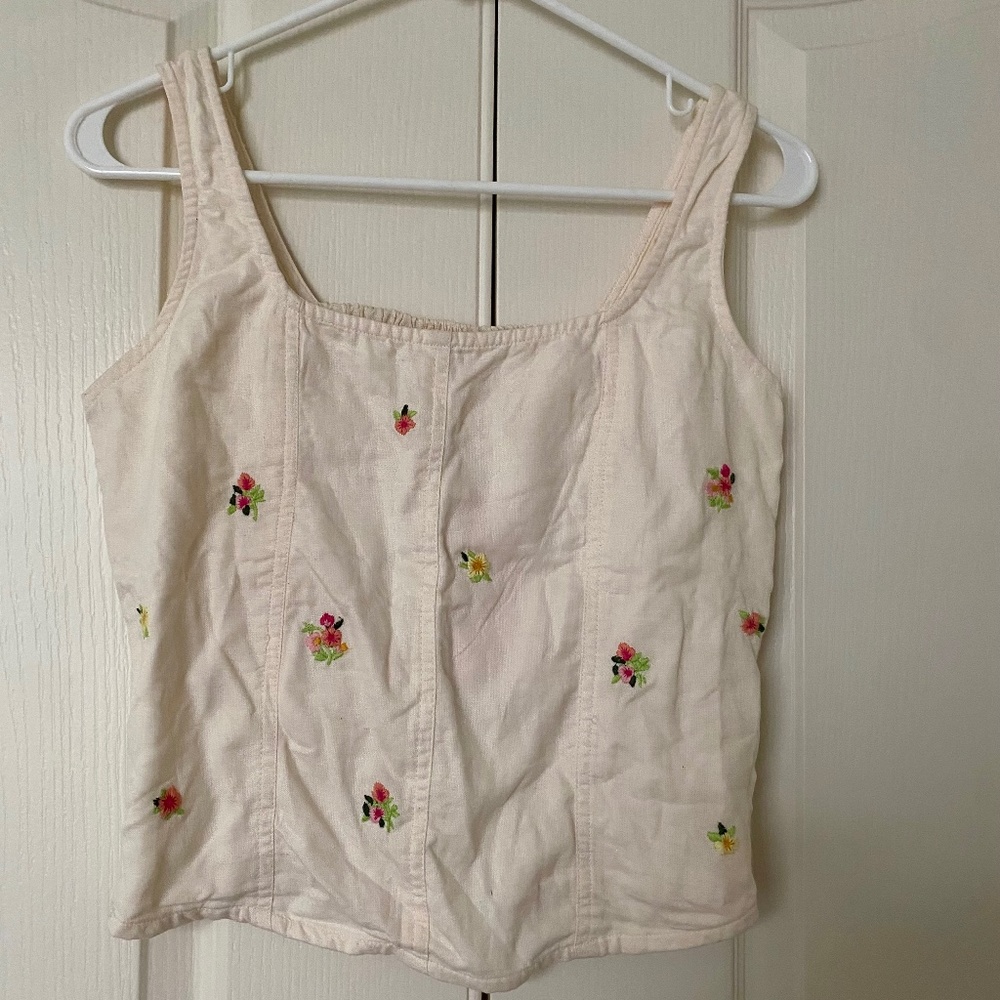 [NWT] Floral Embroidery Crop Top